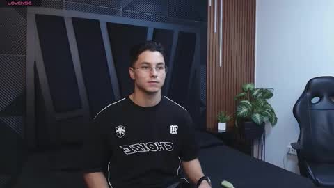 Noah online show from February 1, 3:44 pm