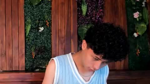 Snapshot of noah_dupont_ chatting on October 23, 11:35 am noah_dupont_ online show from October 23, 11:35 am