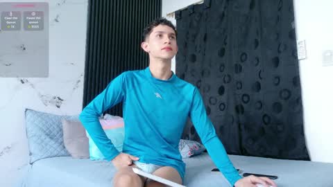 noah tyler  online show from April 2, 6:16 pm