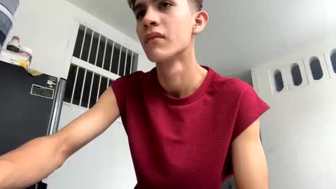 Snapshot of noah_tyler_ chatting on January 26, 7:41 pm noah tyler  online show from January 26, 7:41 pm