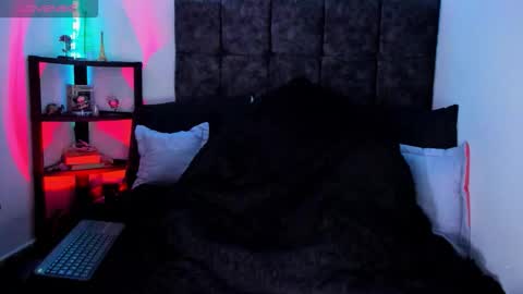 Nolan  online show from February 7, 7:19 pm