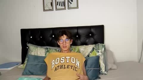 Snapshot of norehg__ chatting on September 28, 11:08 am Norehg online show from September 28, 11:08 am