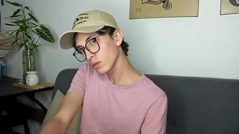 Snapshot of norehg__ chatting on September 15, 9:21 am Norehg online show from September 15, 9:21 am