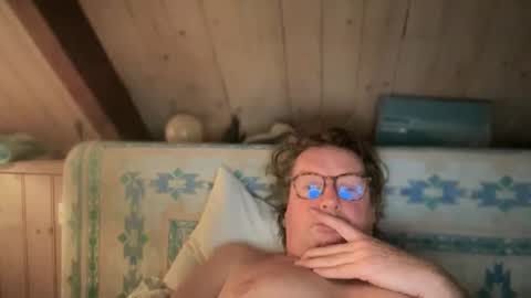 Snapshot of nurod chatting on February 9, 8:33 am nurod online show from February 9, 8:33 am