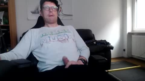 nursefan online show from December 14, 9:49 am