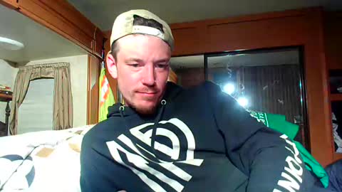 who dares  toss me some  tips lets have fun online show from March 9, 3:55 am