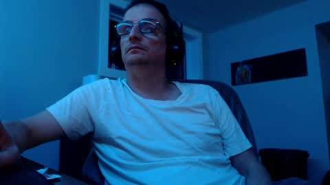 Snapshot of ohbitt chatting on September 27, 4:21 am ohbitt online show from September 27, 4:21 am