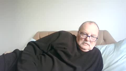 oldfkr69 online show from March 11, 10:51 am