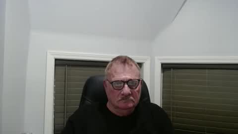 oldguybigd online show from April 26, 5:16 am