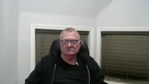 oldguybigd online show from April 17, 3:31 am