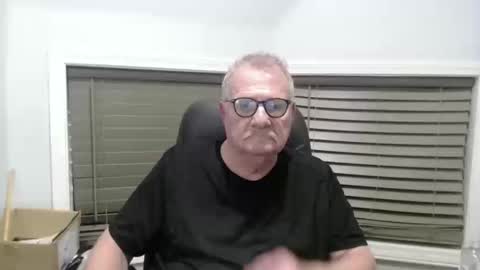 oldguybigd online show from October 12, 3:33 am