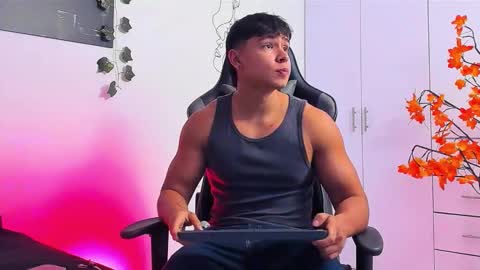 Oliver bray online show from February 7, 10:59 pm