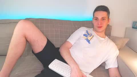 Oliver online show from March 9, 6:32 pm