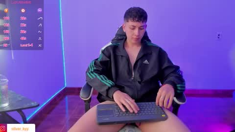 oliveeer online show from December 22, 7:22 pm