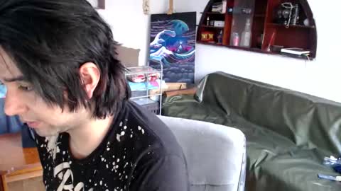 oliver_laid_2023 online show from November 18, 8:45 pm