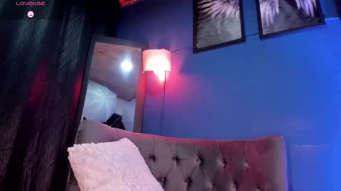 Snapshot of oliver_mr_ chatting on September 17, 7:37 pm oliver mr  online show from September 17, 7:37 pm
