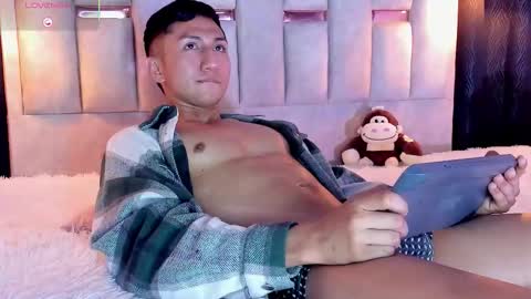 Snapshot of oliver_mr_ chatting on September 26, 10:51 pm oliver mr  online show from September 26, 10:51 pm