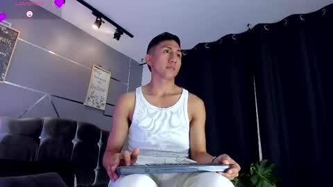 Snapshot of oliver_mr_ chatting on September 23, 10:09 pm oliver mr  online show from September 23, 10:09 pm