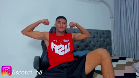 oliver_smith_2 online show from December 20, 4:36 pm