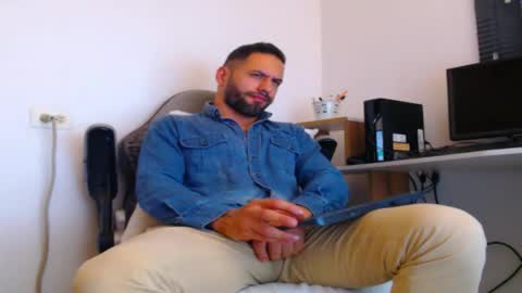 oliver online show from December 19, 3:31 pm