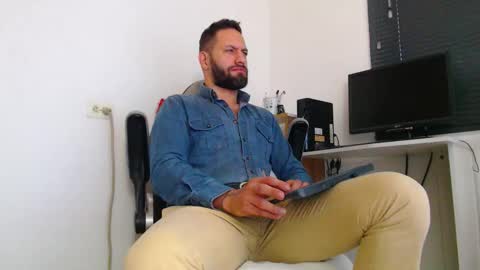 oliver online show from March 11, 2:13 pm