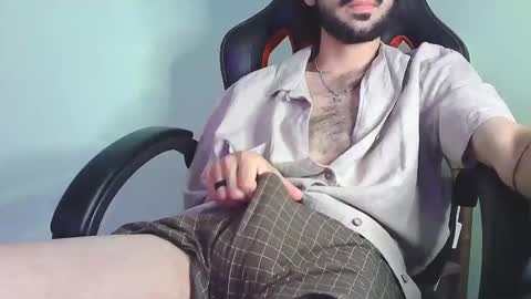 Oliver online show from February 15, 7:50 pm