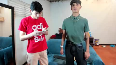 oliverhot2005 online show from February 8, 7:49 pm