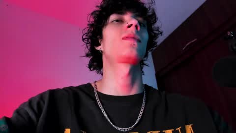 Snapshot of olliver___y chatting on January 14, 3:22 am     online show from January 14, 3:22 am