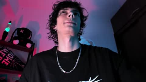 Snapshot of olliver___y chatting on March 5, 3:08 am     online show from March 5, 3:08 am