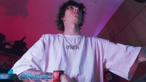 Snapshot of olliver___y chatting on September 8, 10:31 pm     online show from September 8, 10:31 pm