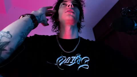 Snapshot of olliver___y chatting on January 31, 3:20 am     online show from January 31, 3:20 am