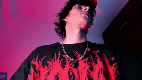 Snapshot of olliver___y chatting on February 4, 4:48 am     online show from February 4, 4:48 am