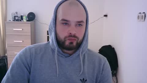 omgwhereim online show from April 10, 7:59 am