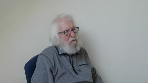 Snapshot of onanister chatting on March 6, 7:47 am Somewhere over the rainbow online show from March 6, 7:47 am