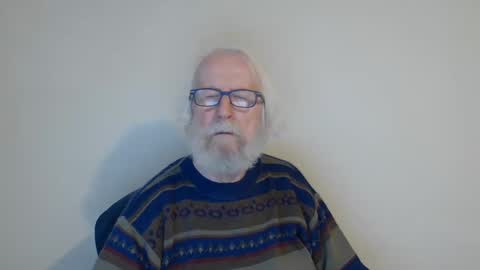 Snapshot of onanister chatting on January 8, 7:45 am Somewhere over the rainbow online show from January 8, 7:45 am