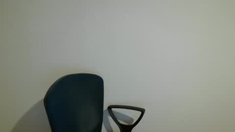 Snapshot of onanister chatting on February 8, 9:15 pm Somewhere over the rainbow online show from February 8, 9:15 pm