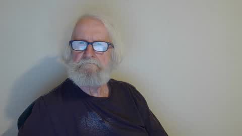 Snapshot of onanister chatting on January 21, 9:04 pm Somewhere over the rainbow online show from January 21, 9:04 pm