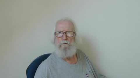 Snapshot of onanister chatting on September 20, 2:17 pm Somewhere over the rainbow online show from September 20, 2:17 pm