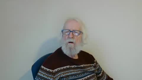 Snapshot of onanister chatting on February 2, 7:52 am Somewhere over the rainbow online show from February 2, 7:52 am