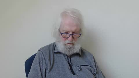 Snapshot of onanister chatting on March 8, 7:35 am Somewhere over the rainbow online show from March 8, 7:35 am