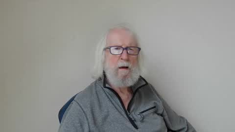 Snapshot of onanister chatting on January 1, 7:41 am Somewhere over the rainbow online show from January 1, 7:41 am