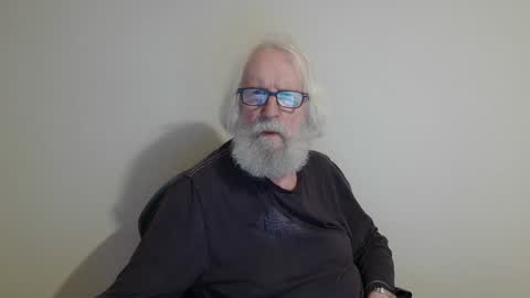 Snapshot of onanister chatting on March 9, 9:14 pm Somewhere over the rainbow online show from March 9, 9:14 pm