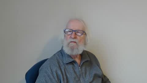 Snapshot of onanister chatting on January 23, 8:04 am Somewhere over the rainbow online show from January 23, 8:04 am