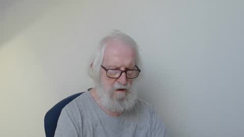 Snapshot of onanister chatting on September 18, 7:21 am Somewhere over the rainbow online show from September 18, 7:21 am