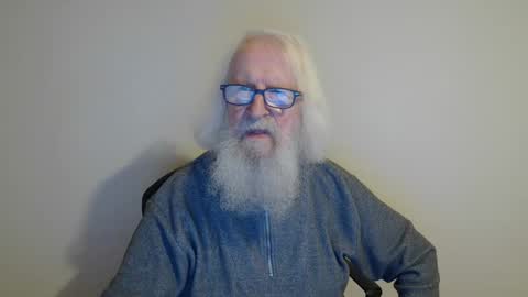 Snapshot of onanister chatting on December 3, 4:28 pm Somewhere over the rainbow online show from December 3, 4:28 pm