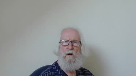 Snapshot of onanister chatting on October 2, 1:59 pm Somewhere over the rainbow online show from October 2, 1:59 pm