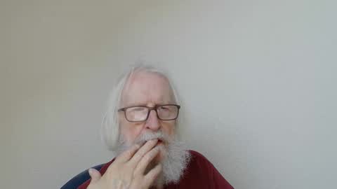 Snapshot of onanister chatting on October 24, 7:21 am Somewhere over the rainbow online show from October 24, 7:21 am