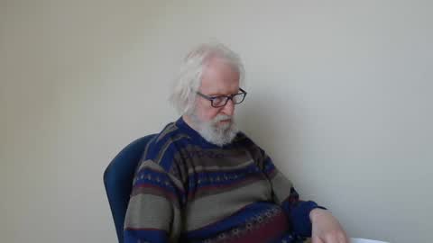 Snapshot of onanister chatting on January 15, 9:02 am Somewhere over the rainbow online show from January 15, 9:02 am