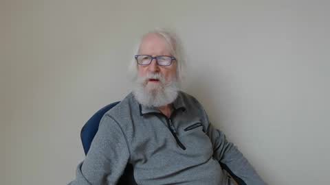 Snapshot of onanister chatting on March 10, 7:55 am Somewhere over the rainbow online show from March 10, 7:55 am