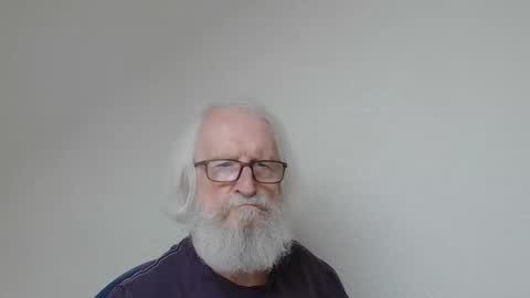 Snapshot of onanister chatting on October 17, 2:21 pm Somewhere over the rainbow online show from October 17, 2:21 pm